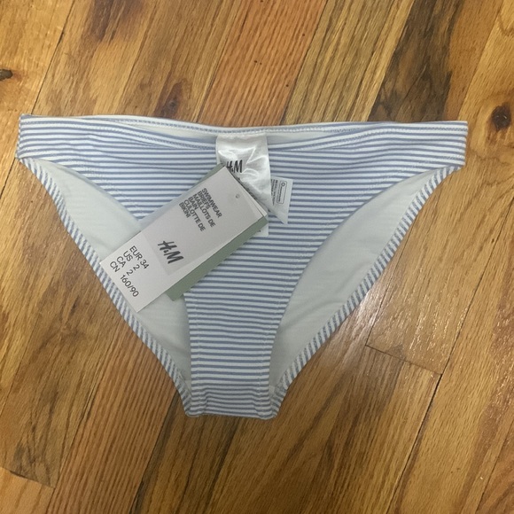 Baby Blue Striped H&M Bikini - Picture 2 of 6